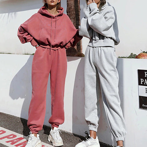 Coupe ajustée de l’ensemble Lily™, mettant en valeur la silhouette.