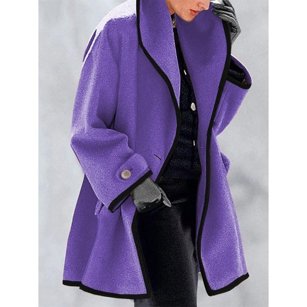 Manteau Rosella™ assorti à une écharpe pour un style hivernal sophistiqué.