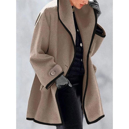 Manteau Rosella™ porté pour une allure élégante et chaude en hiver.