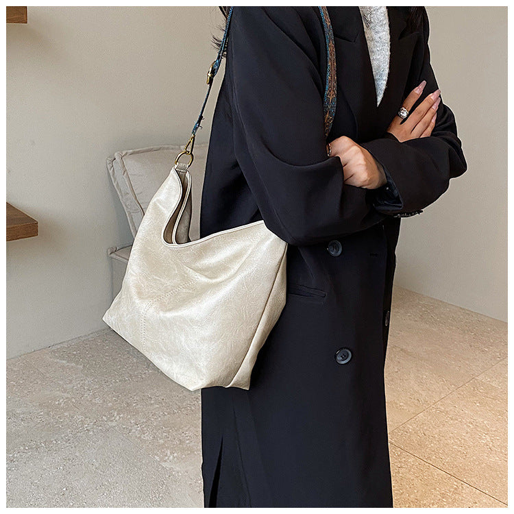 Sac rétro Anne™ assorti à une tenue décontractée