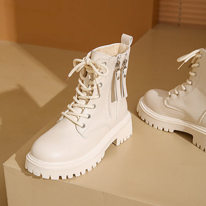 Vue arrière des bottes Martin™ pour un look professionnel.