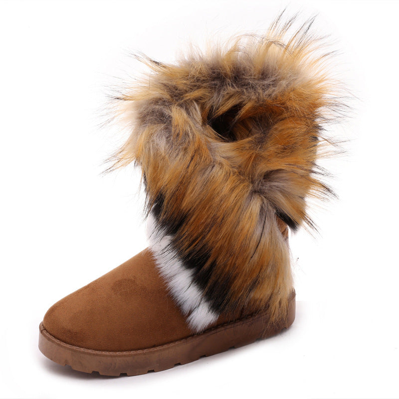 Élégance hivernale avec les bottes Arctic Fur™ dans une tenue casual chic.